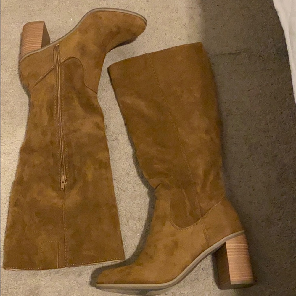 Brown boots with chunky heel (used once)